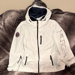 3 in 1 Tommy Hilfiger White Ski Jacket with Navy Hood Lining